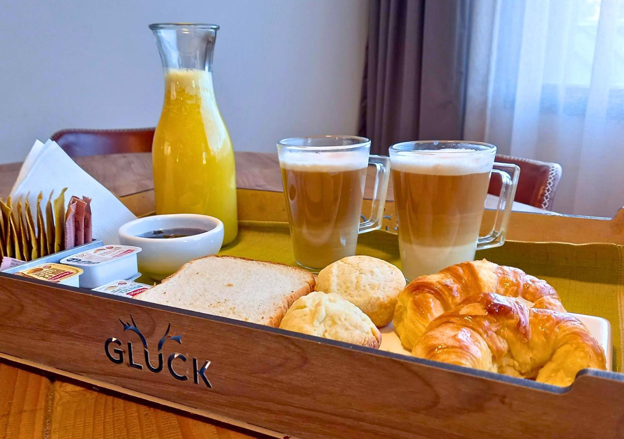 Gluck Patagonia Aparts Apartahotel